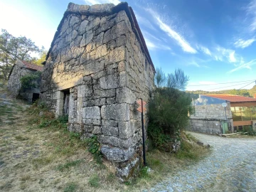 Moradia T0 para Venda em Castro Laboreiro e Lamas de Mouro