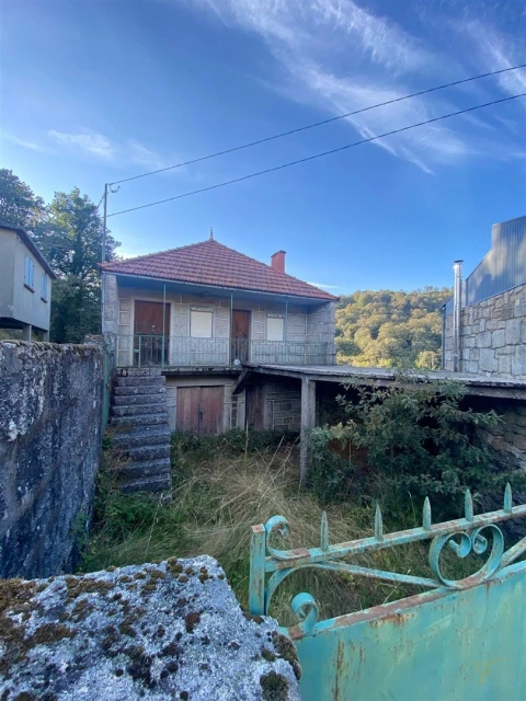 Moradia T0 para Venda em Castro Laboreiro e Lamas de Mouro