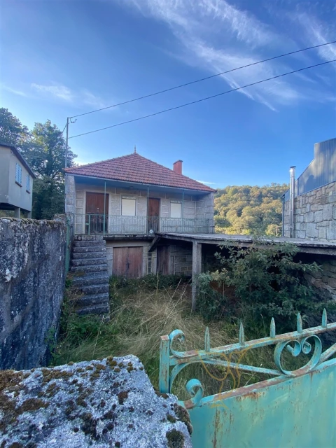Moradia T0 para Venda em Castro Laboreiro e Lamas de Mouro