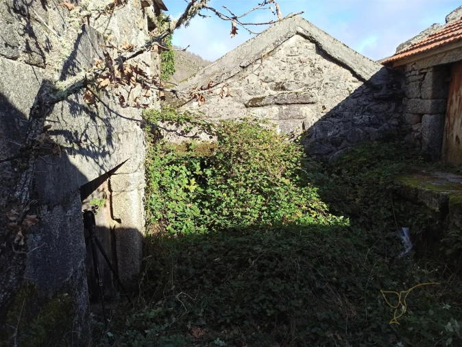 Moradia T0 para Venda em Castro Laboreiro e Lamas de Mouro Foto 44