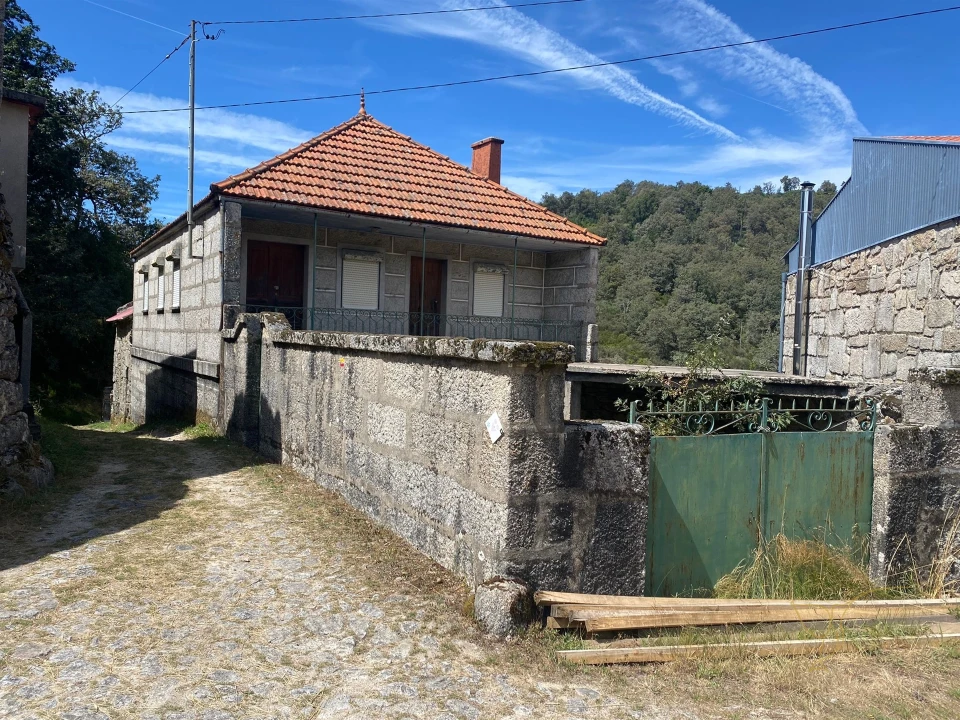 Moradia T0 para Venda em Castro Laboreiro e Lamas de Mouro Foto 29