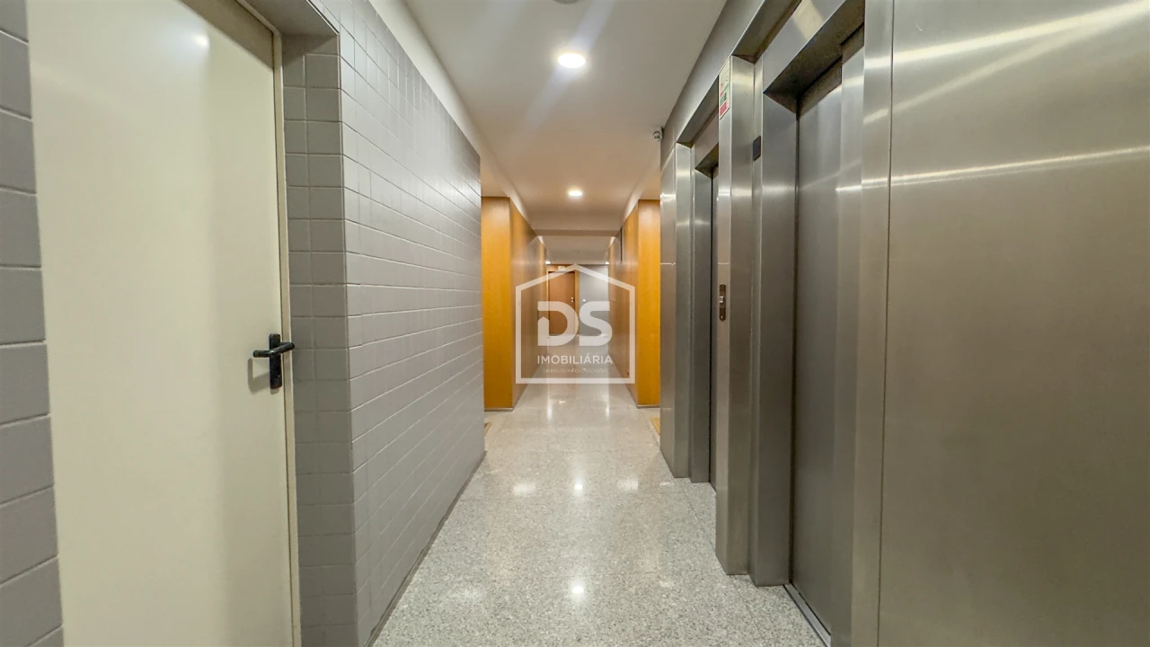 Apartamento T1 para Venda em São Mamede de Infesta e Senhora da Hora Foto 11