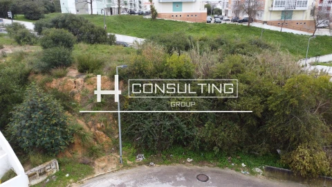 Terreno para Venda em Charneca de Caparica e Sobreda