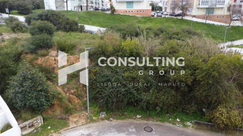 Terreno para Venda em Charneca de Caparica e Sobreda