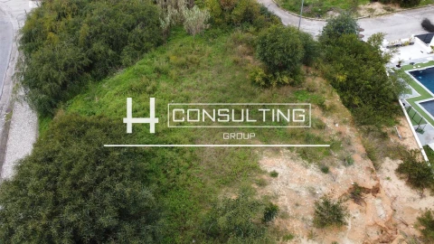 Terreno para Venda em Charneca de Caparica e Sobreda