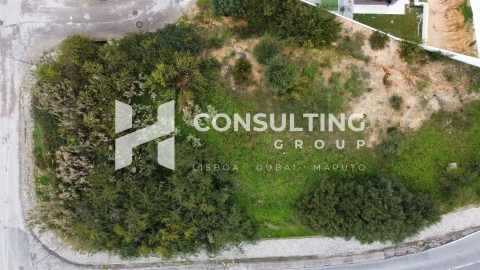 Terreno para Venda em Charneca de Caparica e Sobreda