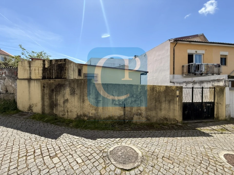 Terreno para Venda em Paranhos Foto 1
