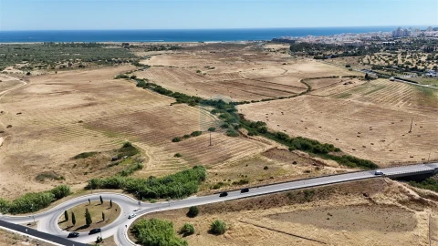 Terreno para Venda em Alcantarilha e Pêra