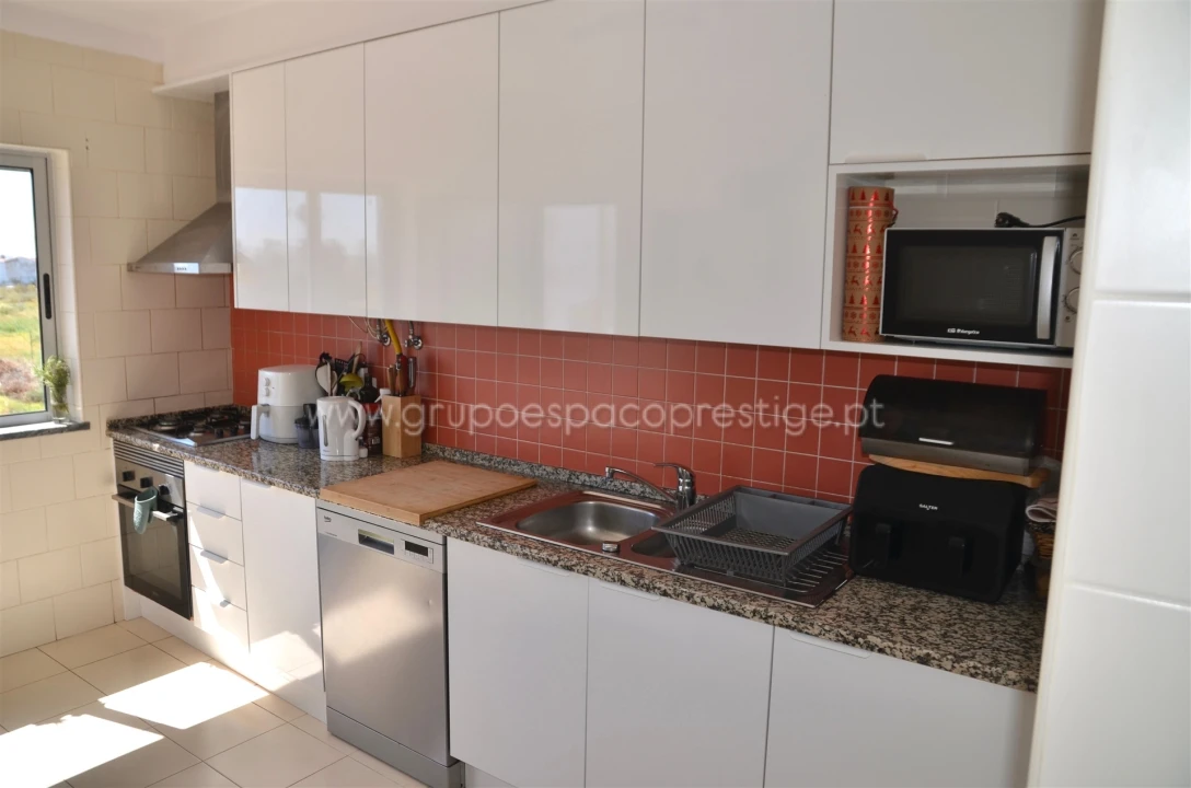 Apartamento T3 para Venda em Quelfes Foto 10