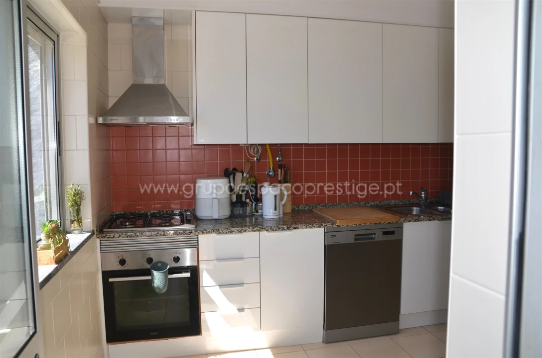 Apartamento T3 para Venda em Quelfes Foto 11