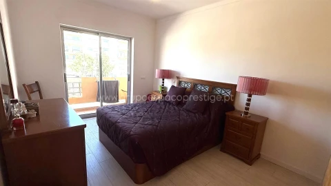 Apartamento T3 para Venda em Quelfes
