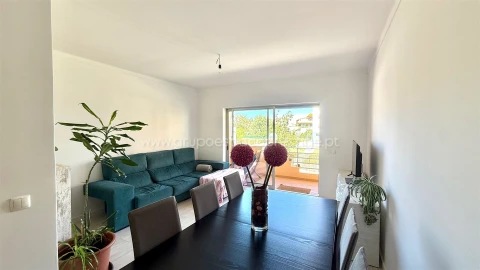 Apartamento T3 para Venda em Quelfes