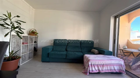 Apartamento T3 para Venda em Quelfes