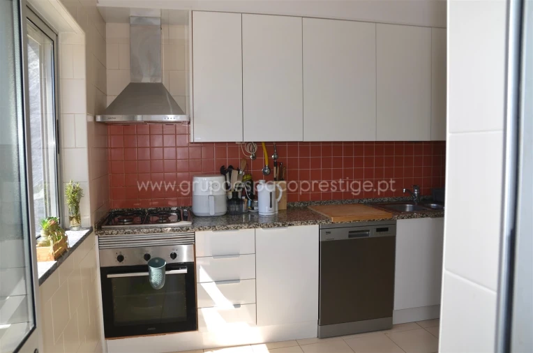 Apartamento T3 para Venda em Quelfes Foto 11