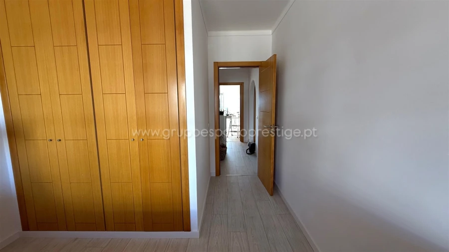 Apartamento T3 para Venda em Quelfes Foto 25