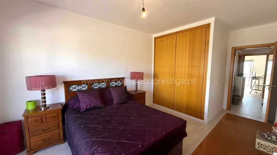 Apartamento T3 para Venda em Quelfes Foto 24