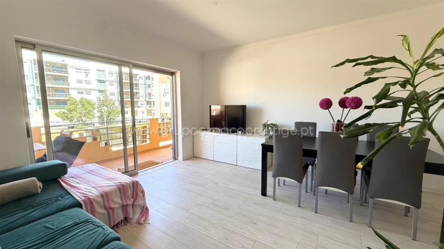 Apartamento T3 para Venda em Quelfes Foto 7