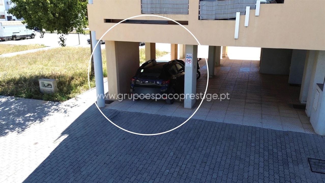 Apartamento T3 para Venda em Quelfes Foto 26