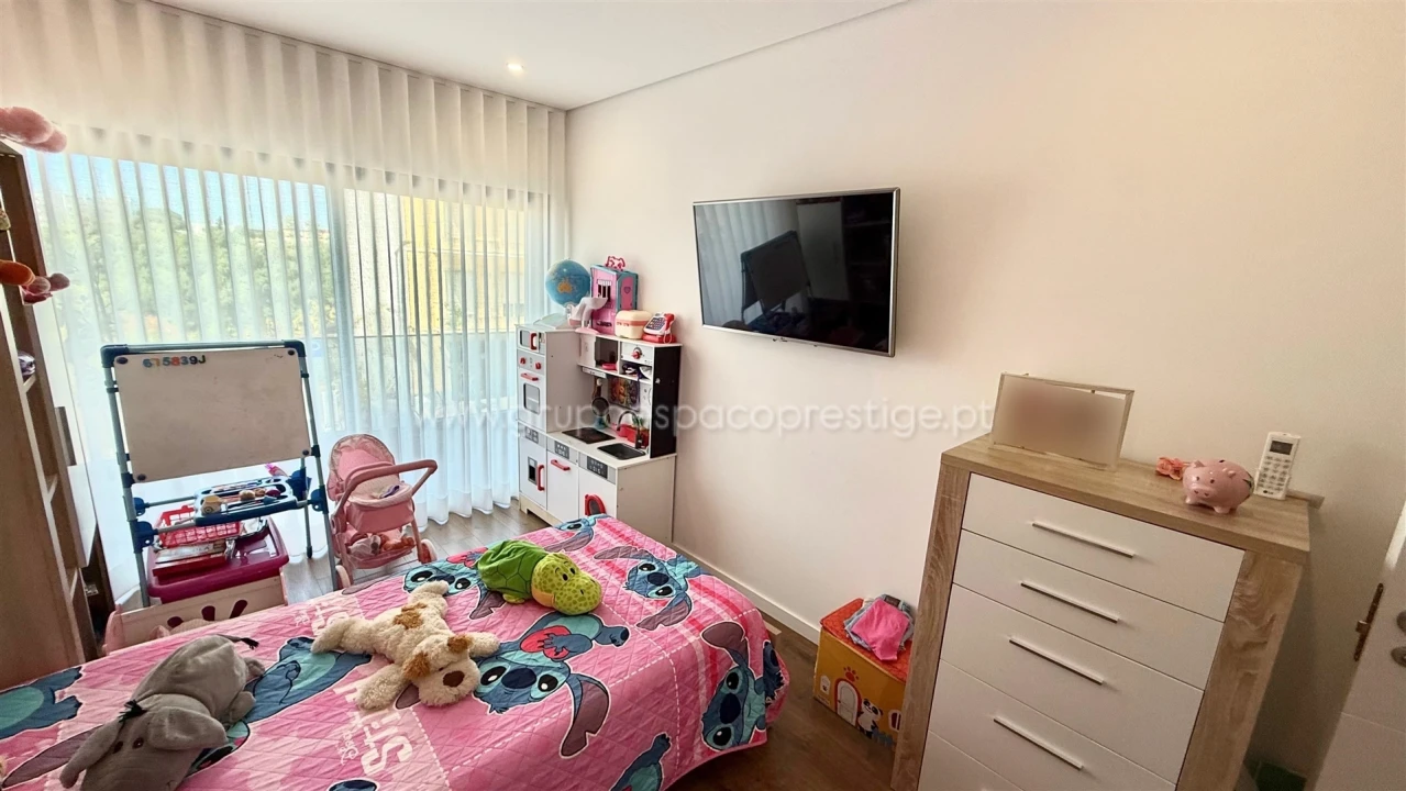 Apartamento T3 para Venda em Quelfes Foto 21