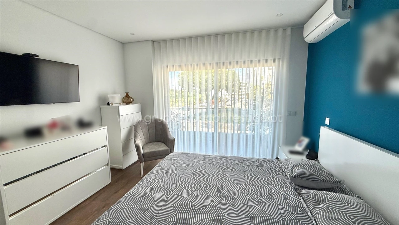Apartamento T3 para Venda em Quelfes Foto 29