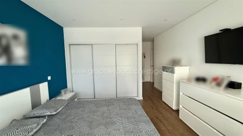Apartamento T3 para Venda em Quelfes