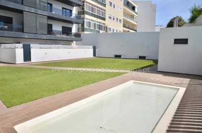Apartamento T3 para Venda em Quelfes