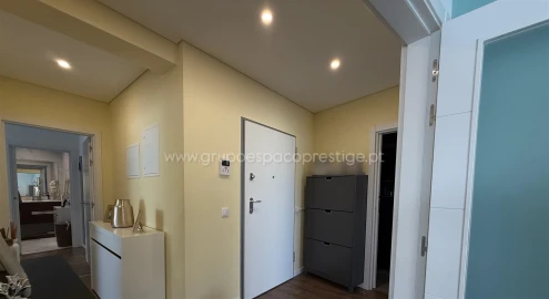 Apartamento T3 para Venda em Quelfes