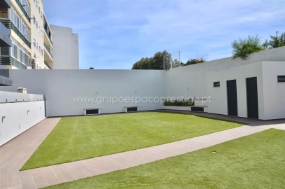 Apartamento T3 para Venda em Quelfes