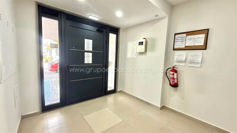 Apartamento T3 para Venda em Quelfes