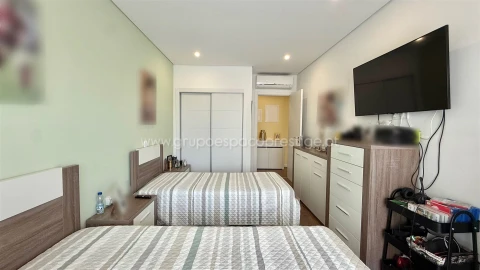 Apartamento T3 para Venda em Quelfes