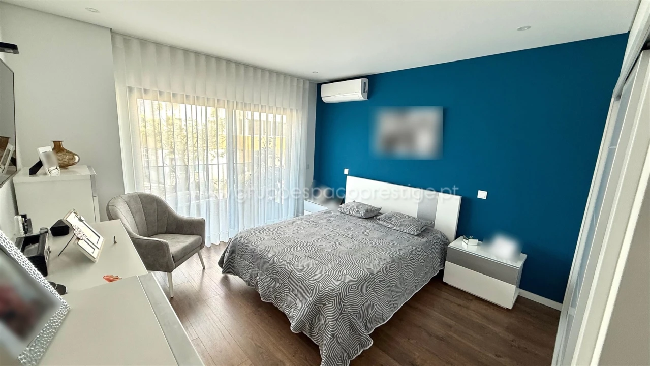 Apartamento T3 para Venda em Quelfes Foto 28