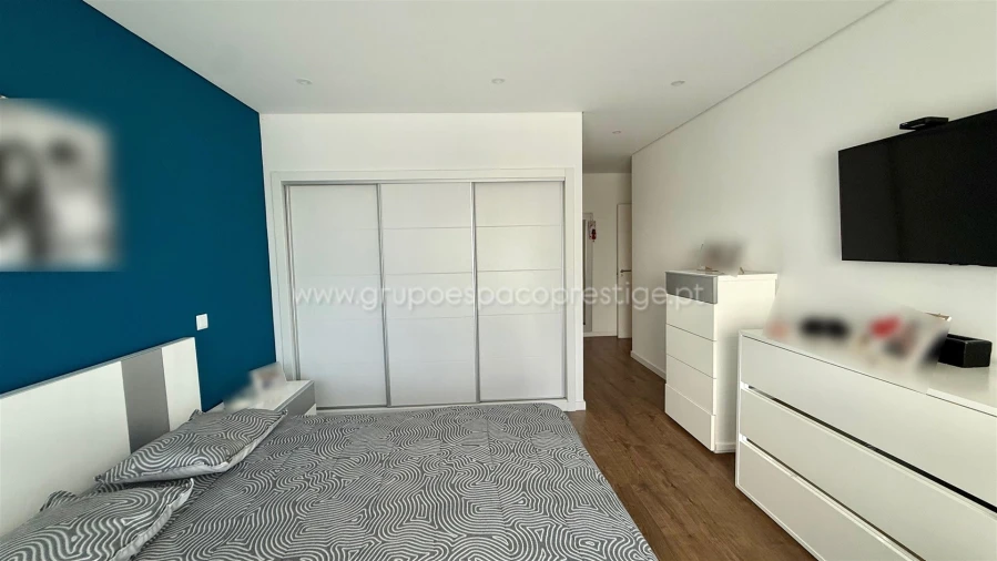 Apartamento T3 para Venda em Quelfes Foto 30