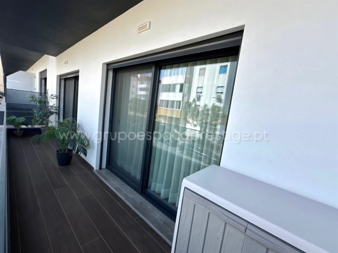 Apartamento T3 para Venda em Quelfes Foto 17