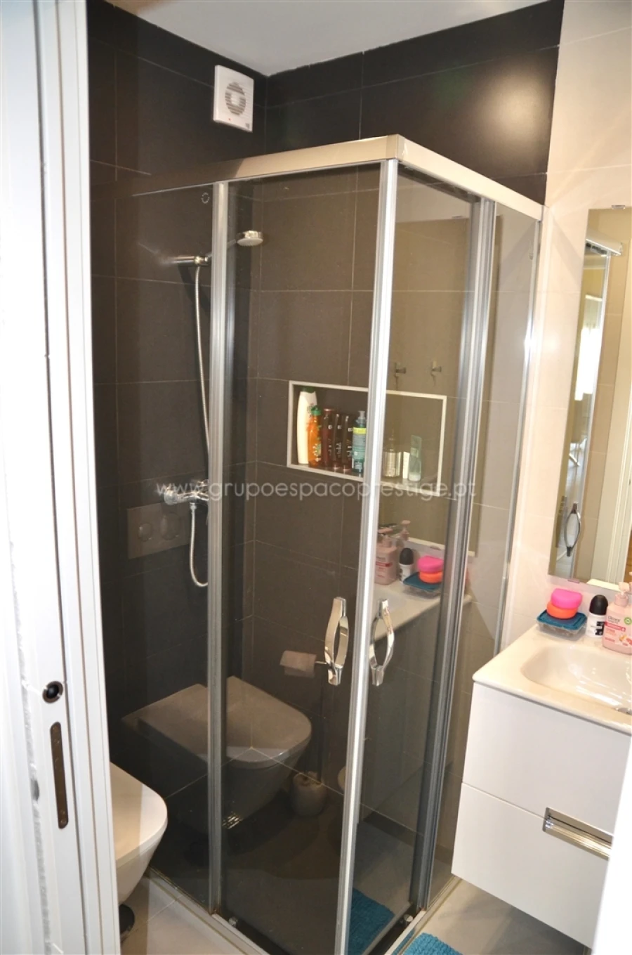 Apartamento T3 para Venda em Quelfes Foto 19