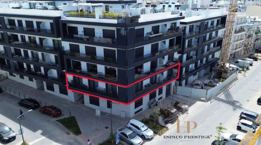 Apartamento T3 para Venda em Quelfes Foto 2