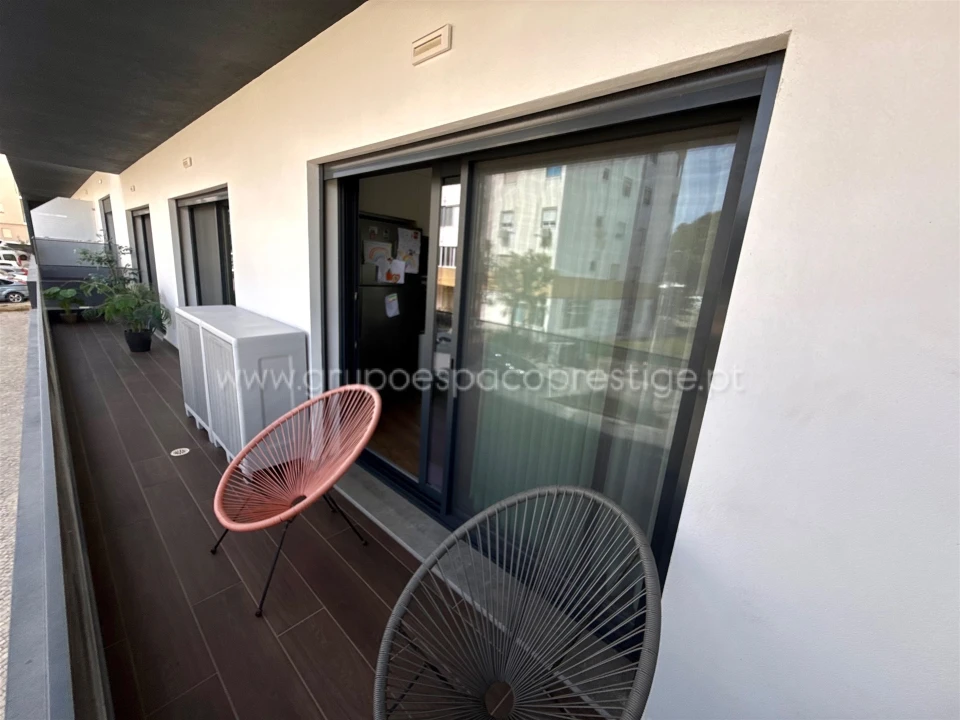 Apartamento T3 para Venda em Quelfes Foto 15