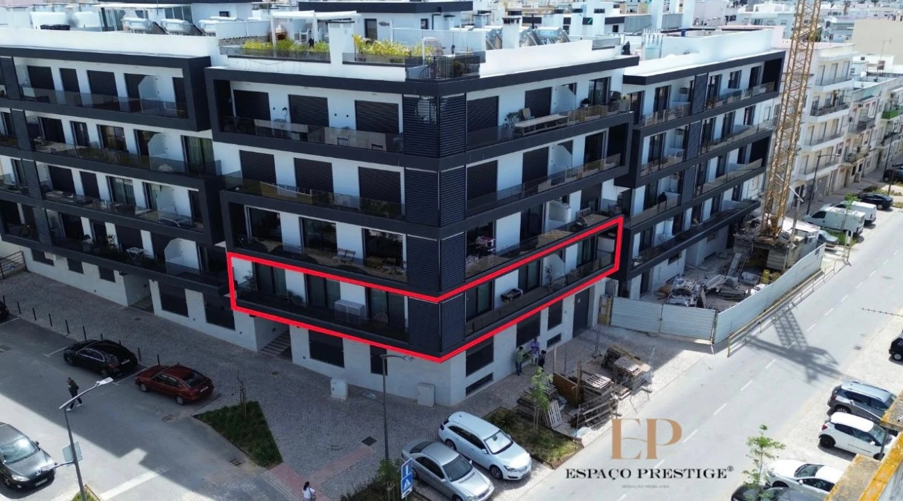 Apartamento T3 para Venda em Quelfes Foto 2