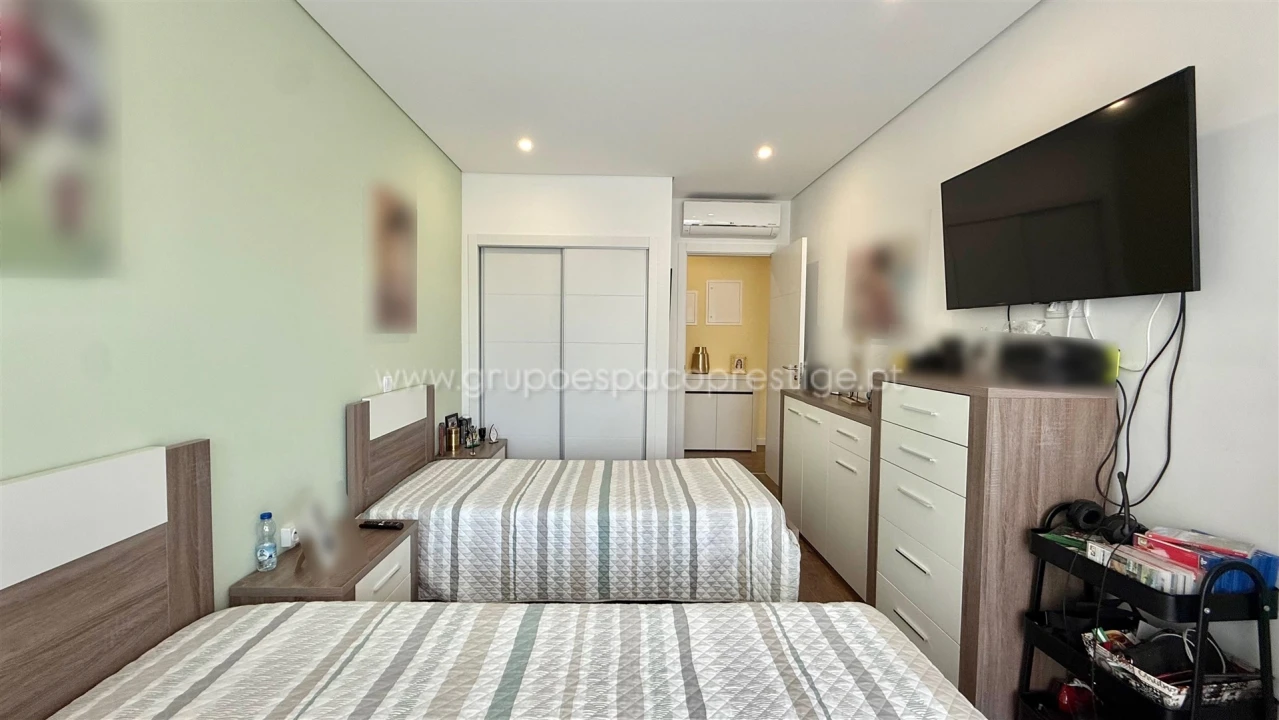 Apartamento T3 para Venda em Quelfes Foto 24