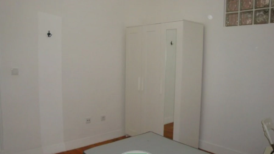 Quarto para Arrendamento em Arroios
