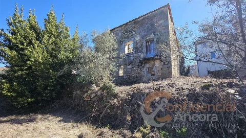 Moradia T0 para Venda em Melo e Nabais