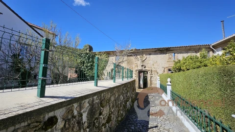 Moradia T0 para Venda em Melo e Nabais