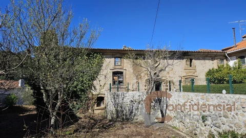 Moradia T0 para Venda em Melo e Nabais