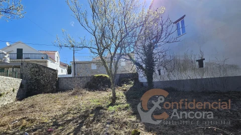 Moradia T0 para Venda em Melo e Nabais