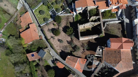 Moradia T0 para Venda em Melo e Nabais