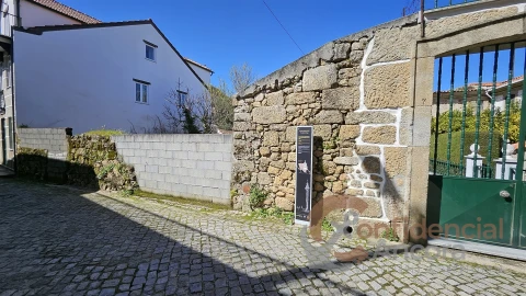 Moradia T0 para Venda em Melo e Nabais