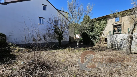 Moradia T0 para Venda em Melo e Nabais