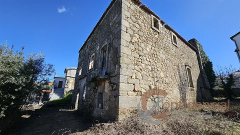 Moradia T0 para Venda em Melo e Nabais