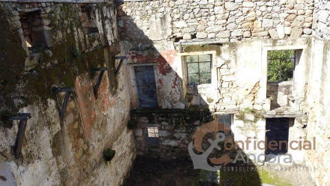 Moradia T0 para Venda em Melo e Nabais