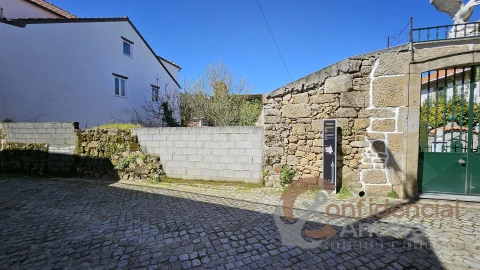 Moradia T0 para Venda em Melo e Nabais
