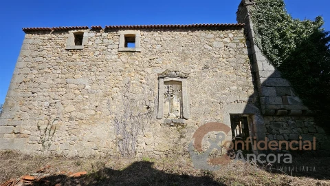 Moradia T0 para Venda em Melo e Nabais